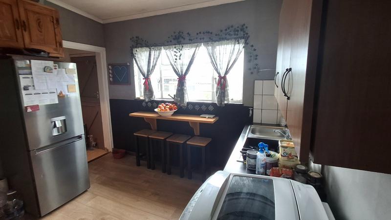 4 Bedroom Property for Sale in Humansdorp Eastern Cape